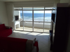 Apartamento frente ao mar 0189